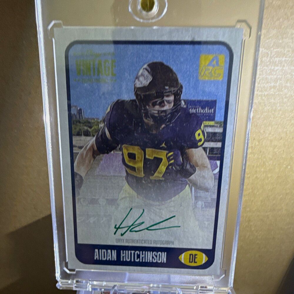 2021 Onyx Vintage College Aidan Hutchinson RC Insert #CFAH Michigan Wolverines